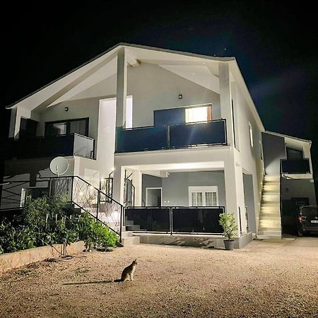 Apartmani Karla Paklenica Стариград-Пакленица Екстериор снимка