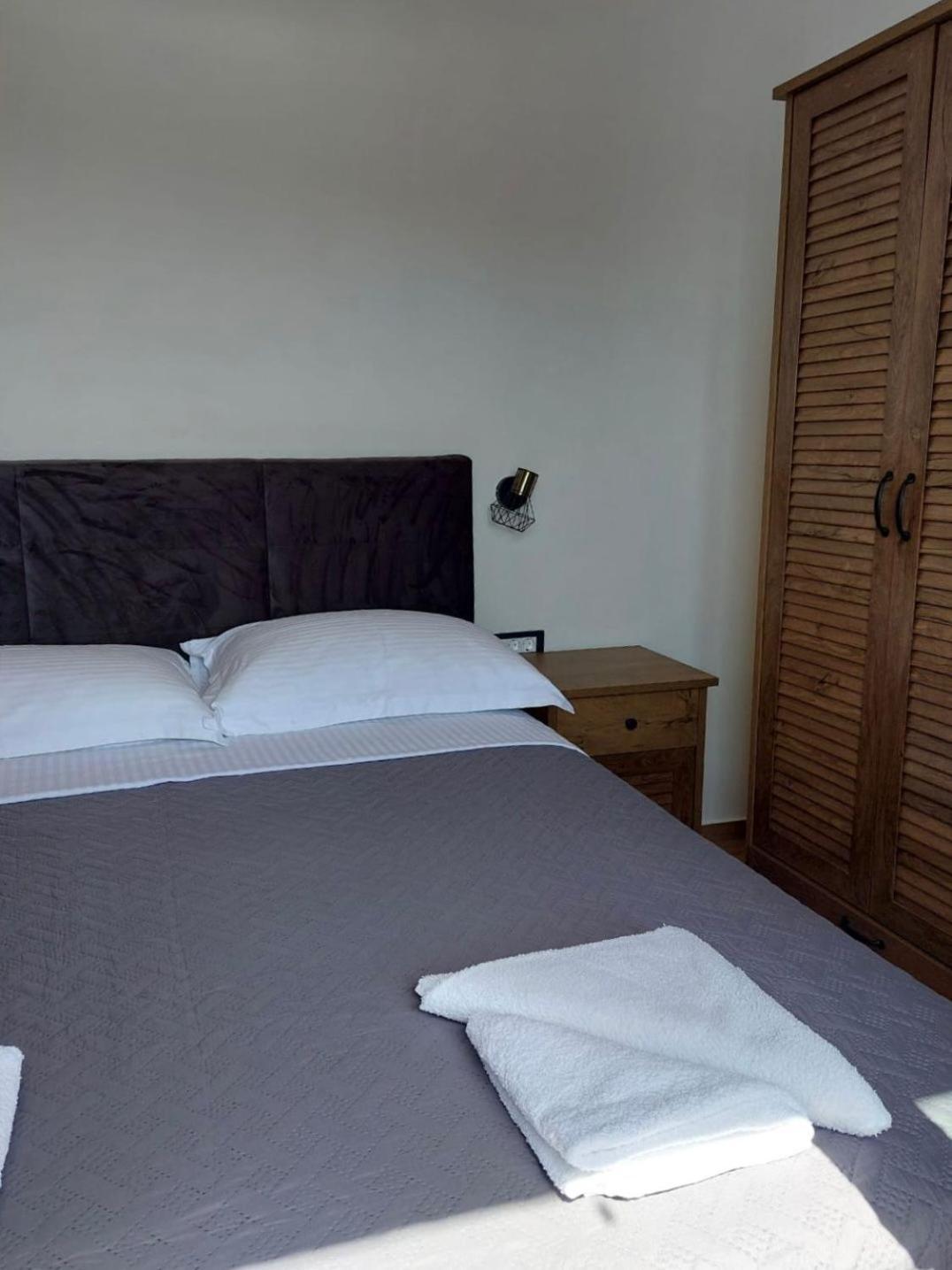 Apartmani Karla Paklenica Стариград-Пакленица Екстериор снимка