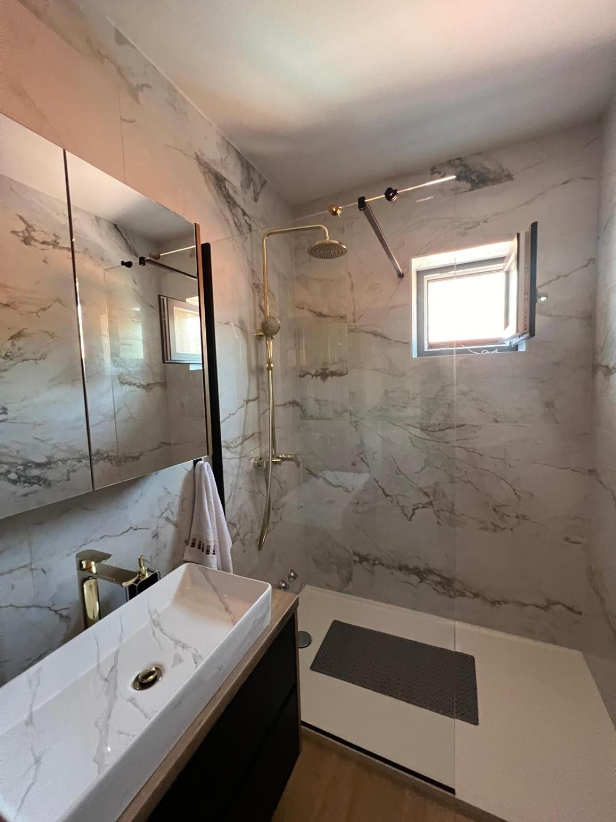 Apartmani Karla Paklenica Стариград-Пакленица Екстериор снимка