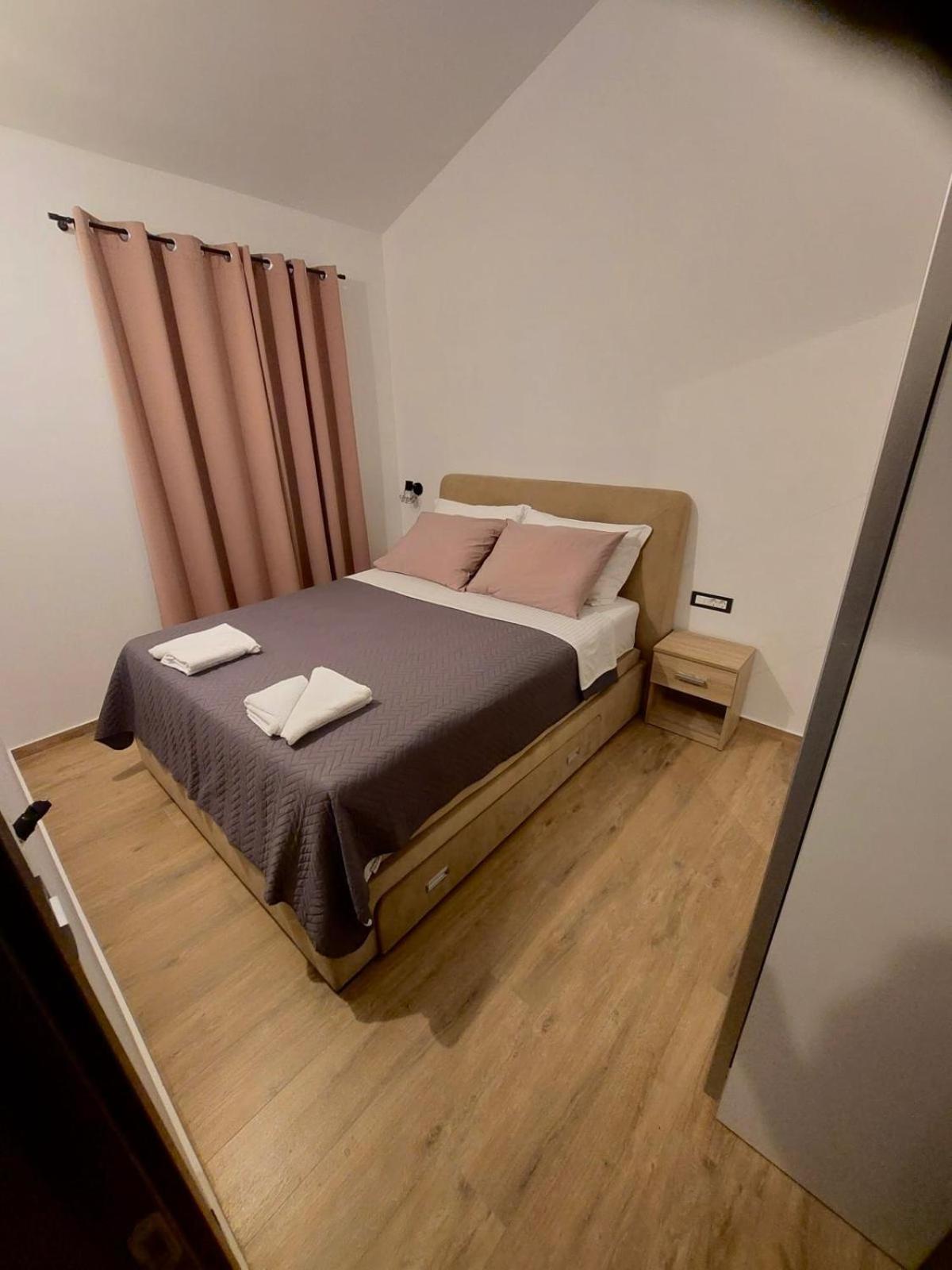 Apartmani Karla Paklenica Стариград-Пакленица Екстериор снимка