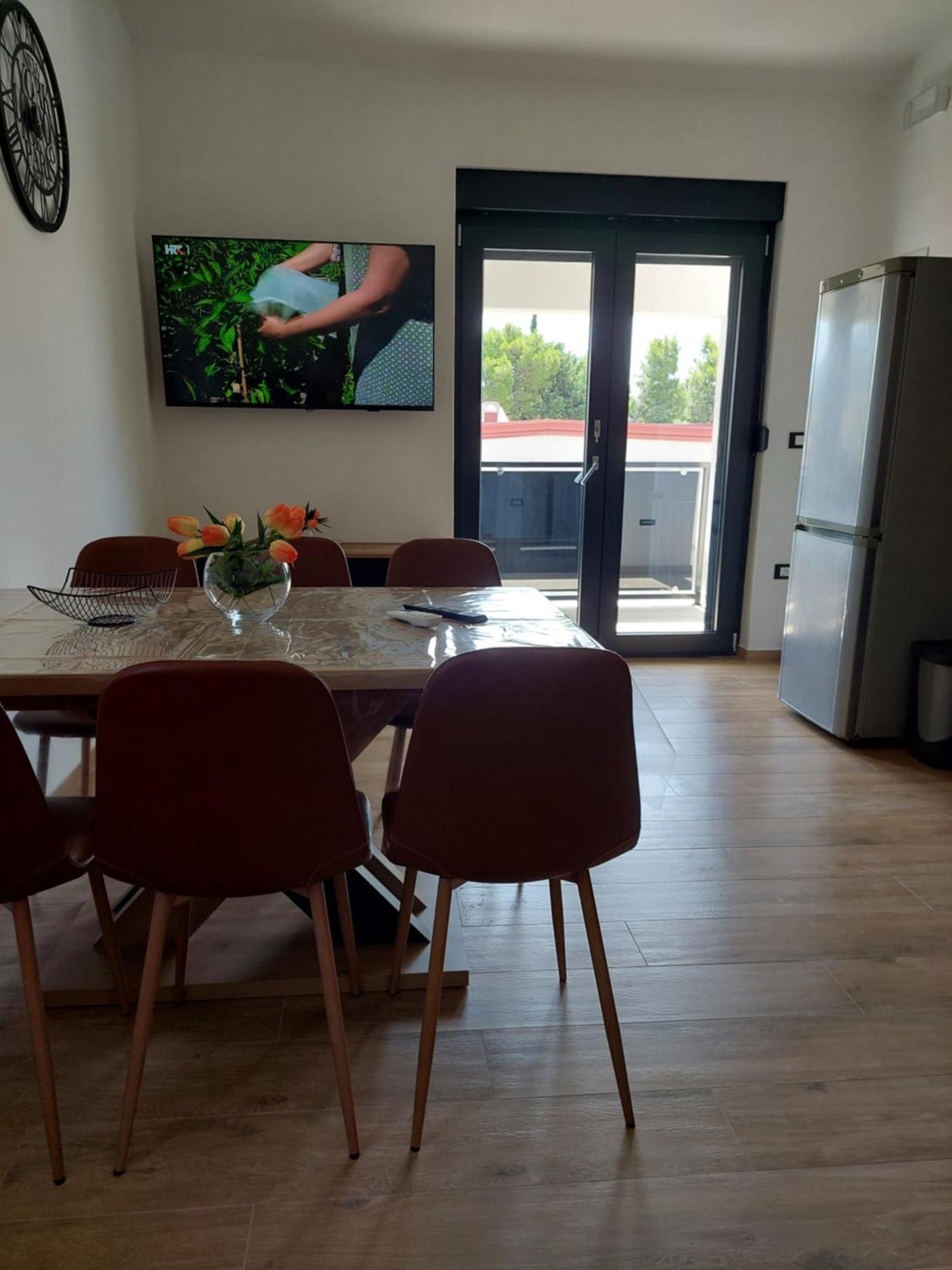 Apartmani Karla Paklenica Стариград-Пакленица Екстериор снимка