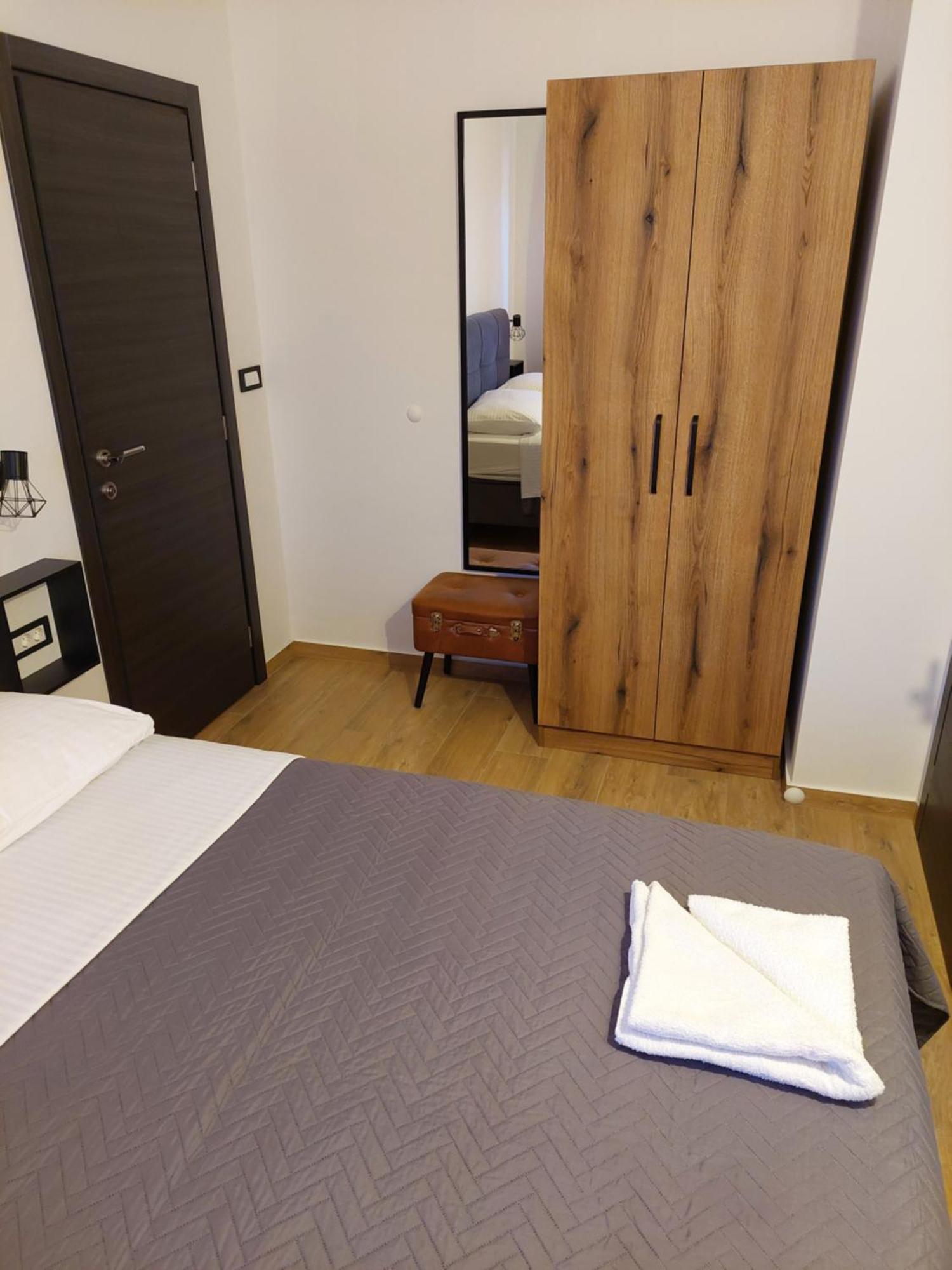 Apartmani Karla Paklenica Стариград-Пакленица Екстериор снимка