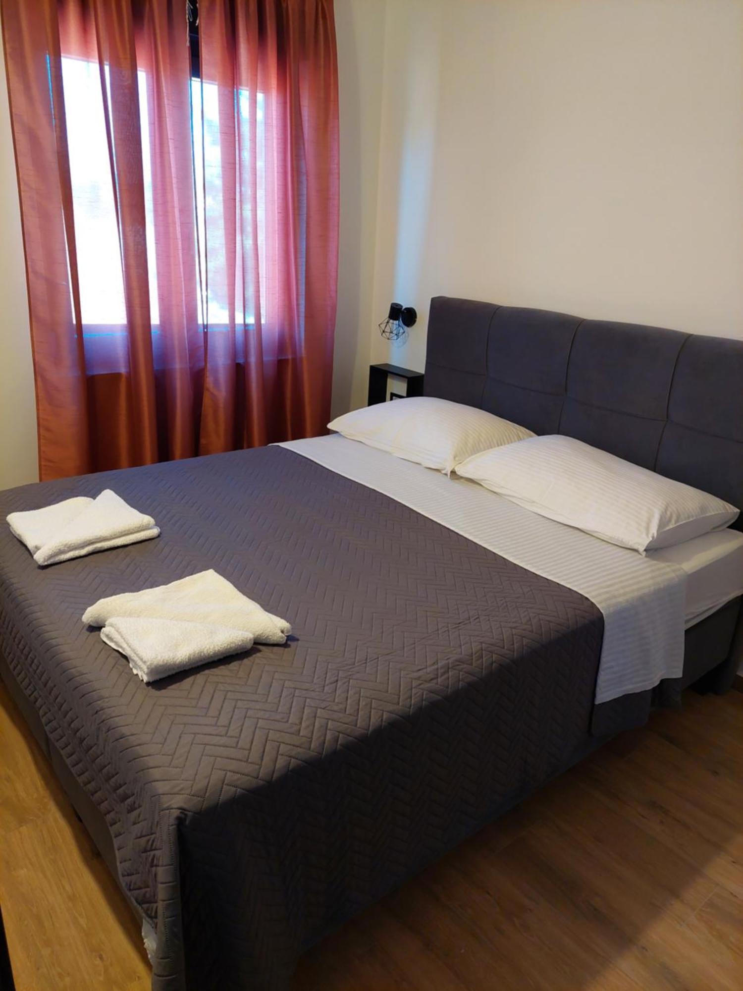Apartmani Karla Paklenica Стариград-Пакленица Екстериор снимка